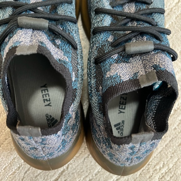 Yeezy Boost 380 - Picture 3 of 8